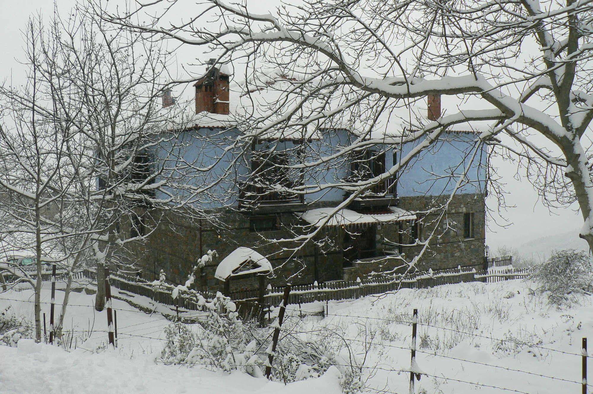 Гостевой дом Sintrivanis Mountain Ano Skotina Экстерьер фото